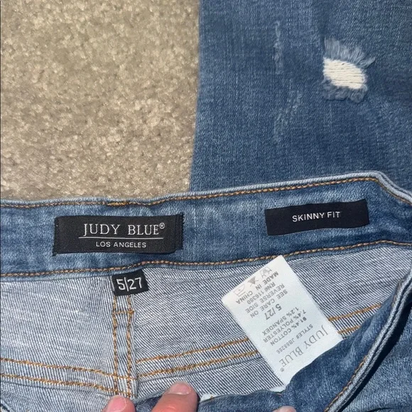 Judy Blue Distressed Blue Jeans Sz 5/27 - Picture 7 of 7